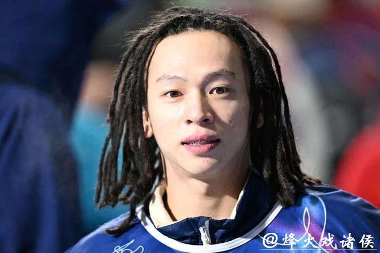 米兰冬奥|“U池之王”平野步梦带伤闯进决赛,单板世界只有伤痕累累的孤勇者 米兰冬奥|“U池之王”平野步梦带伤闯进决赛,单板世界只有伤痕累累的孤勇者