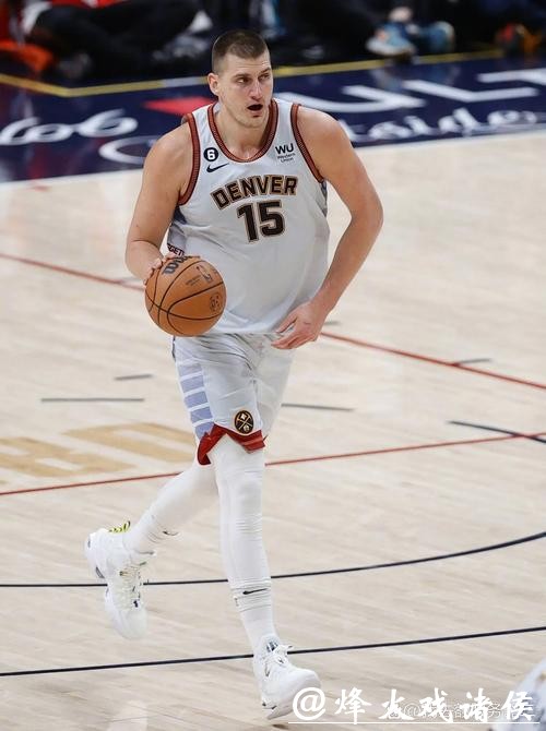 约基奇缺阵掘金大胜快船 文班10分马刺负雄鹿