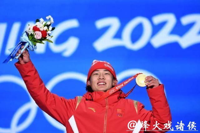 中国队首夺奖牌,苏翊鸣精彩表现闪耀赛场 中国队首夺奖牌,苏翊鸣精彩表现闪耀赛场